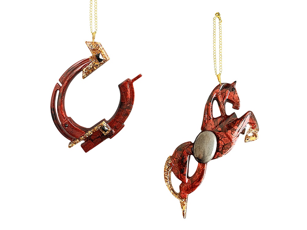 elochnye_igrushki_loshad_podkova_simvoly_goda_granat