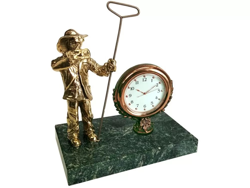 nastolnyy_pribor_metallurg_zolotistyy_zelenyy